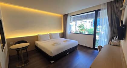 Norns Silom Cafe & Stay