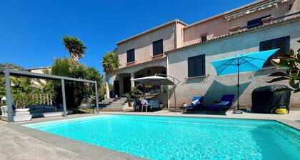 Appartement de vacances proche de la mer, idéal pour couple et famille.