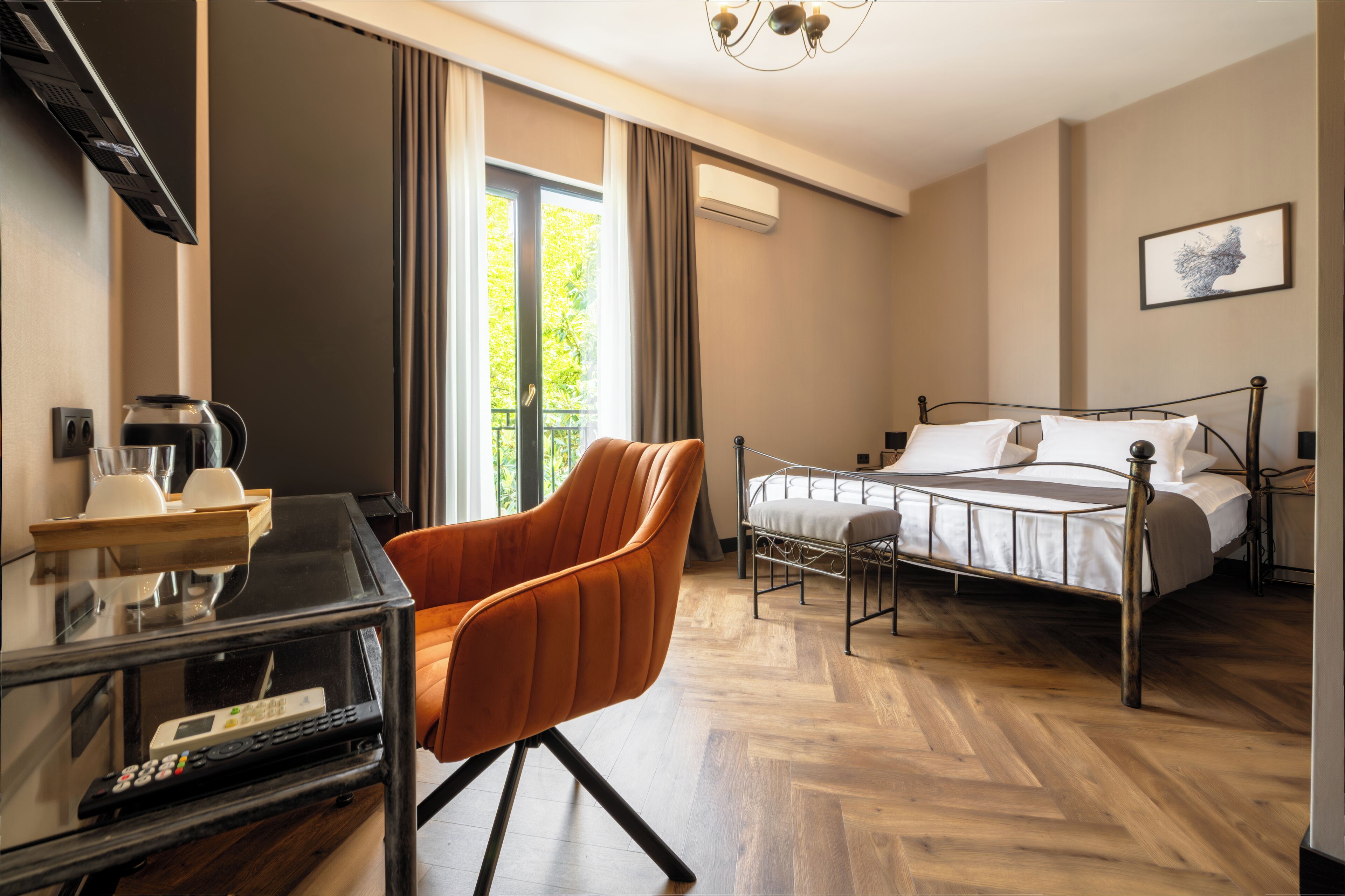 Minibar, Wi-Fi gratuit, draps fournis