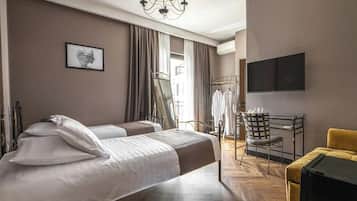 Minibar, free WiFi, bed sheets