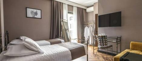 Minibar, accĂšs au Wi-Fi (inclus), literie fournie