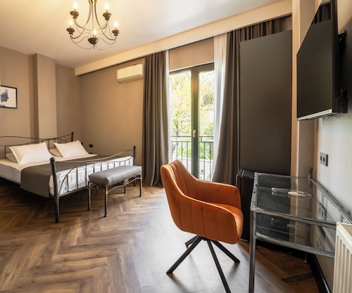 Golden Boutique Hotel