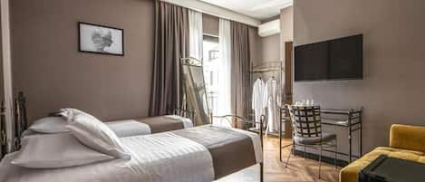 Classic Twin Room, Non Smoking, City View | Minibar, free WiFi, bed sheets