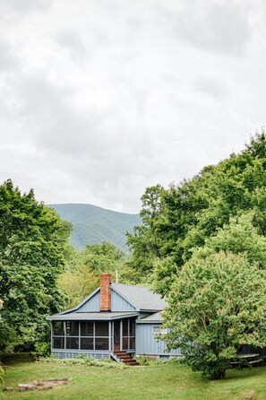 Cottage, Private Bathroom (Bluebird Cottage) | Exterior - Bluebird Cottage (Roseland)