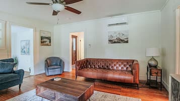 Casa de campo, banheiro privativo (Bluebird Cottage) | Lounge