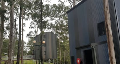 Gorgeous Queensland Tree House with Great Views Perfect for Glamping, Gold Coast