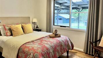 3 bedrooms, in-room safe, iron/ironing board, travel crib
