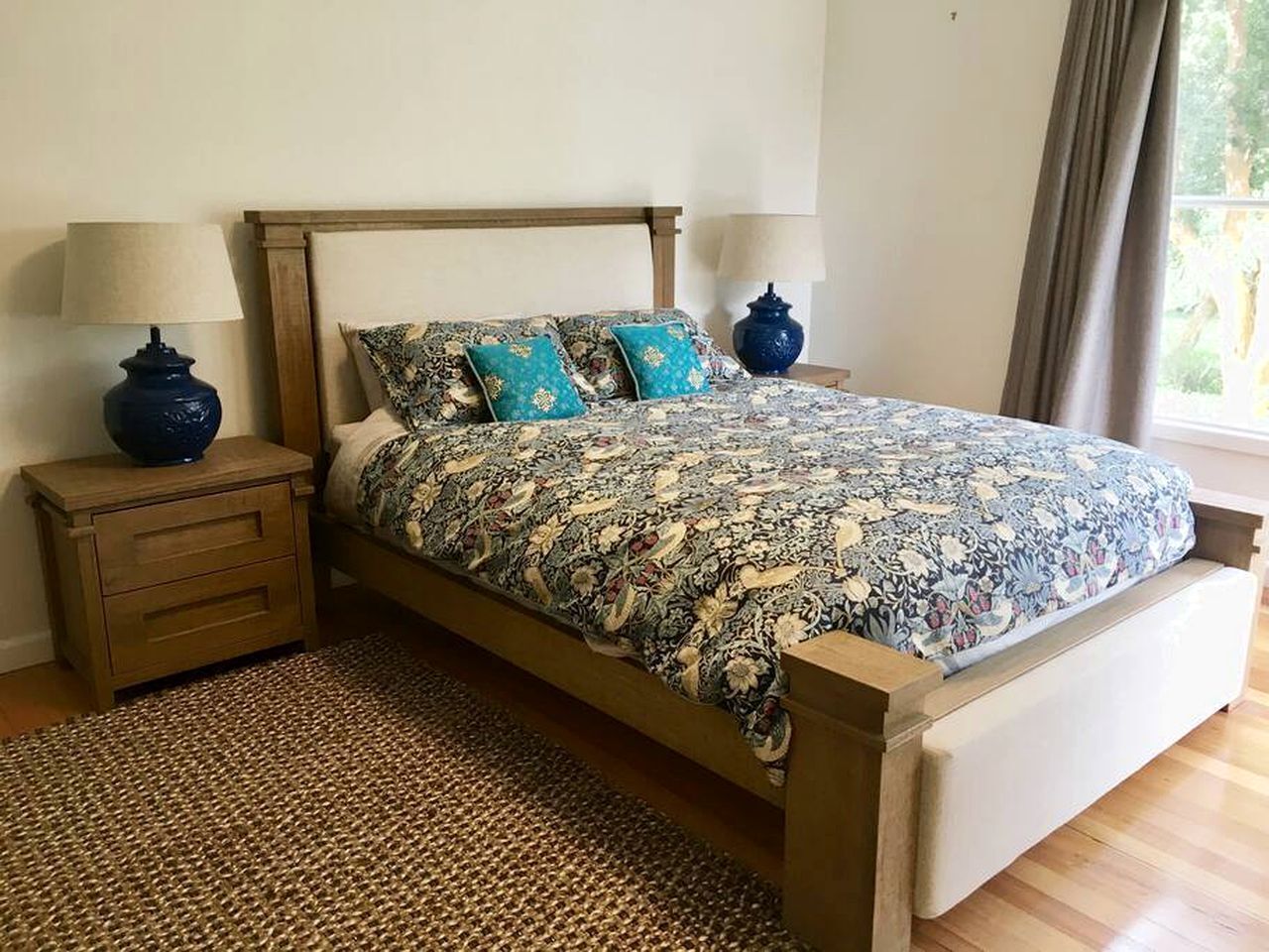 3 bedrooms, in-room safe, iron/ironing board, travel cot