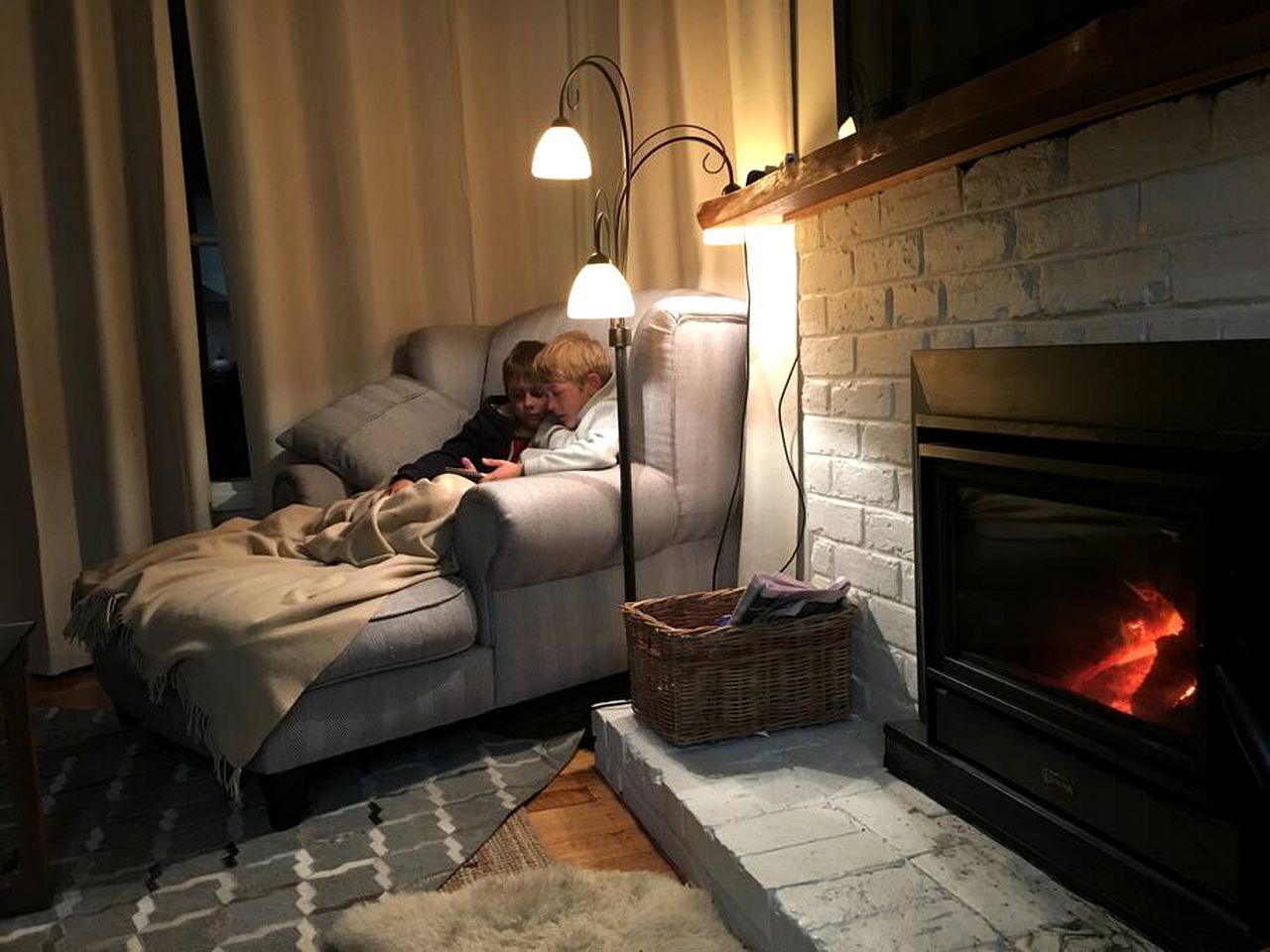 TV, fireplace