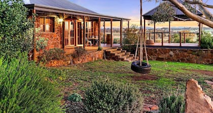 Charming Countryside Cottage Rental in Mansfield Mount Buller, Australia