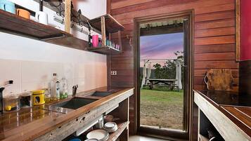 Fridge, stovetop, electric kettle, toaster