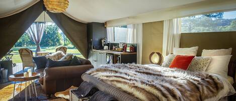 1 bedroom, bed sheets
