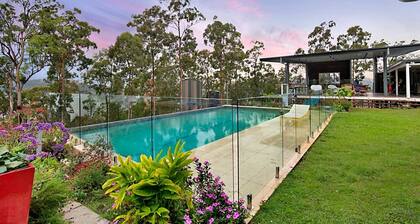 Amazing Gold Coast Tree House Perfect for Glamping in Queensland