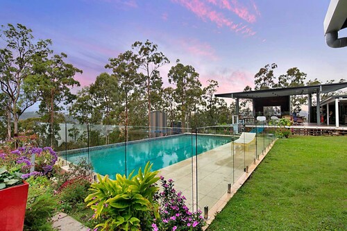 Amazing Gold Coast Tree House Perfect for Glamping in Queensland
