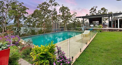 Amazing Gold Coast Tree House Perfect for Glamping in Queensland