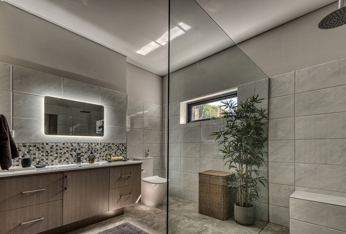 Jetted bath, hair dryer, towels, soap