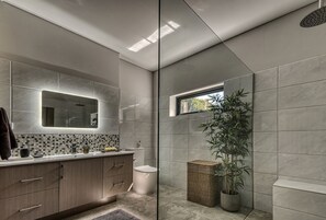 Jetted bath, hair dryer, towels, soap
