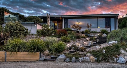 Impressive, Eco-Friendly Designer Rental with Pool for Bird Watchers and Ocean Enthusiasts in Venus Bay, Australia