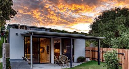 Deluxe Beachside Cottage with Access to Venus Bay's Sandy Beaches in Victoria, Australia