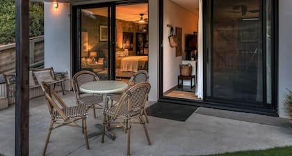 Deluxe Beachside Cottage with Access to Venus Bay's Sandy Beaches in Victoria, Australia