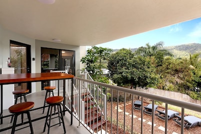 Chic Romantic Rental Perfect for a Secluded Couples Retreat in Queensland