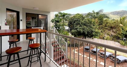Chic Romantic Rental Perfect for a Secluded Couples Retreat in Queensland