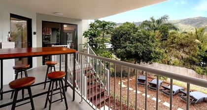 Chic Romantic Rental Perfect for a Secluded Couples Retreat in Queensland