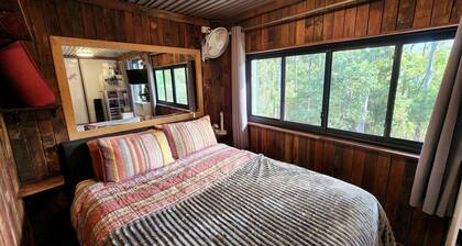 Off-Grid Equipped Container with Outdoor Pool and Amazing Views in Queensland