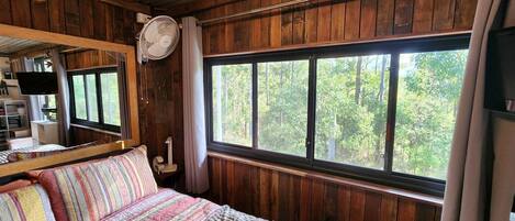 1 habitación, wifi y ropa de cama