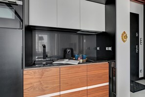 Apartamento luxo, sacada, vista para o pátio | Parte interna