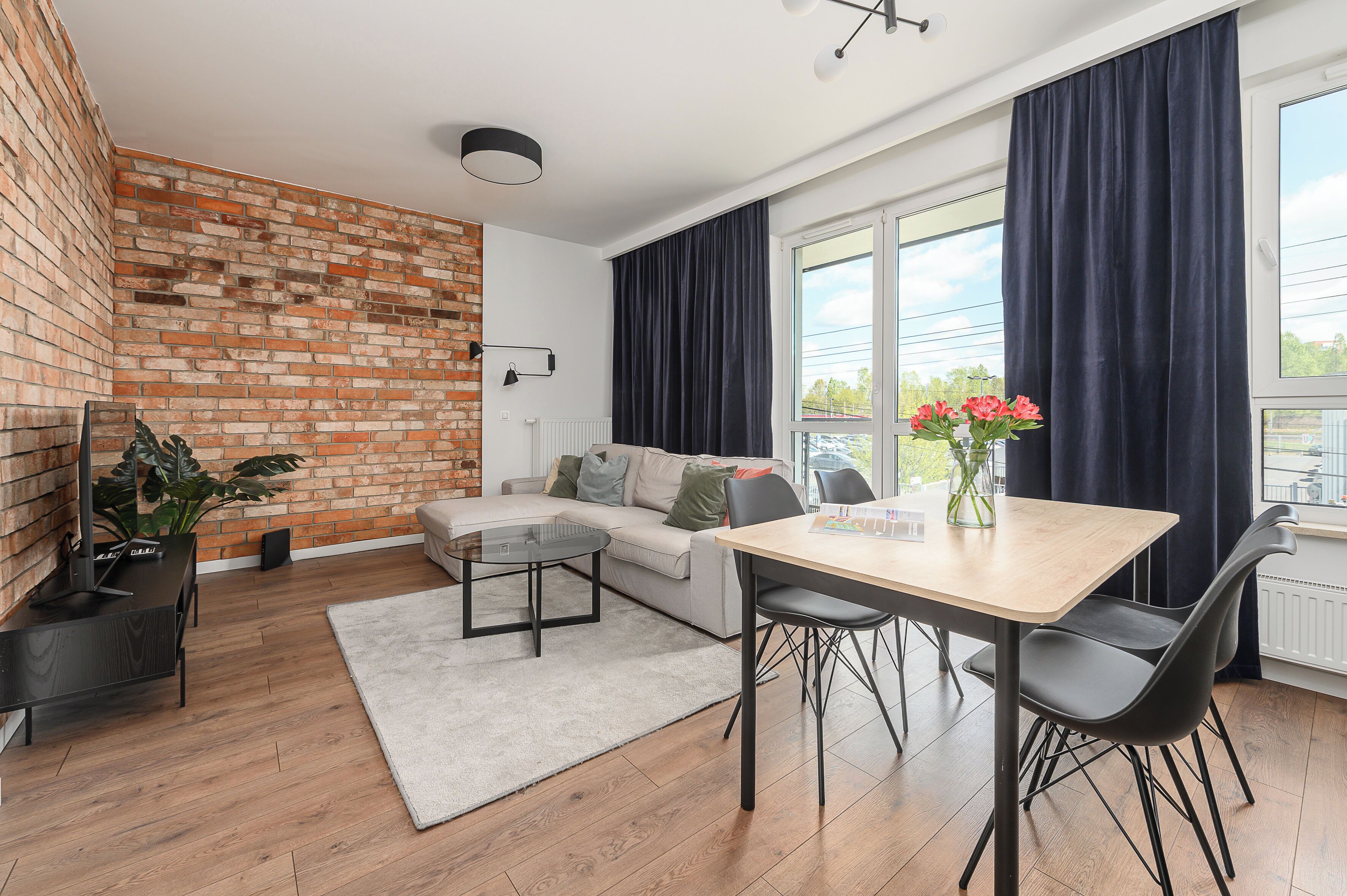 Family Apartment, Balcony, Courtyard View | Living area
