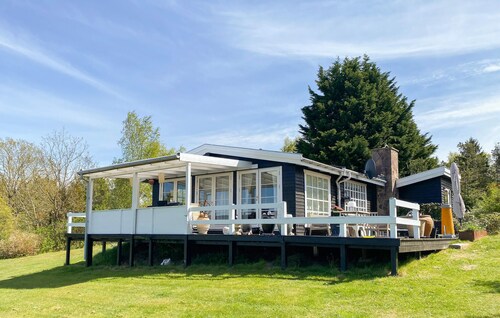 Gorgeous home in Hundested with WiFi