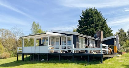 Gorgeous home in Hundested with WiFi