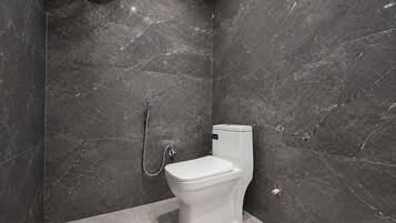 Family Room | Bathroom