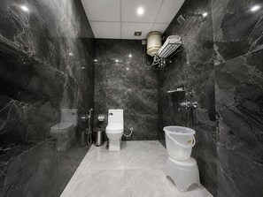 Bathroom - Guru Kirpa Stays & Dine (Haridwar)