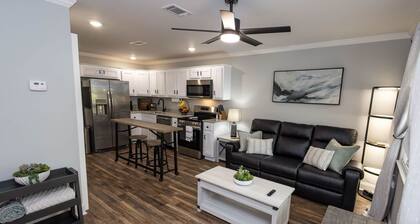 Pines at 5 Corporate Furnished Rentals Suite 214
