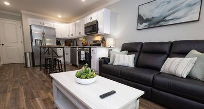 Pines at 5 Corporate Furnished Rentals Suite 214