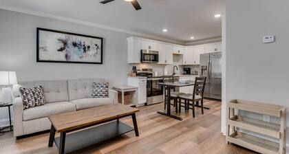 Pines at 5 Corporate Furnished Rentals Suite 214