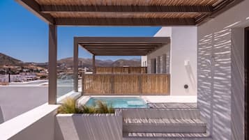 Superior Double Room with Outdoor Hot Tub | Basseng | Sesongbasert utendørsbasseng