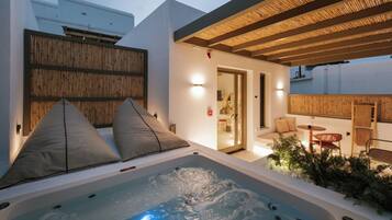 Superior Double Room with Outdoor Hot Tub | Balkon