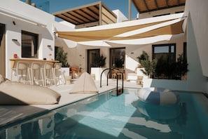 Front of property - The Lofts Paros Executive Suites (Naousa)