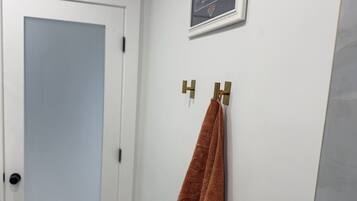 Interni