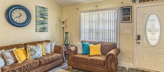 6 Mi to Dtwn Conway! Quiet Family Getaway w/ Patio