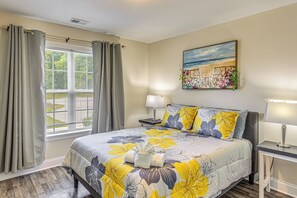 Interior - 6 Mi to Dtwn Conway! Quiet Family Getaway w/ Patio (Conway)