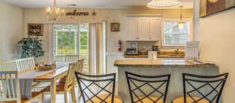 6 Mi to Dtwn Conway! Quiet Family Getaway w/ Patio