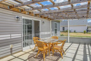 Interior - 6 Mi to Dtwn Conway! Quiet Family Getaway w/ Patio (Conway)