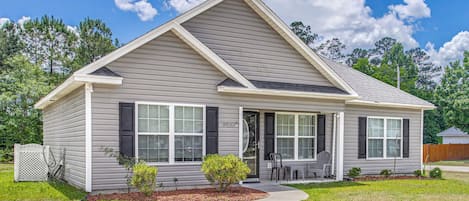 House (3 Bedrooms) | Front of property