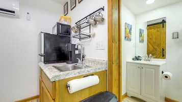 Apartment (0 Bedroom) | Interior