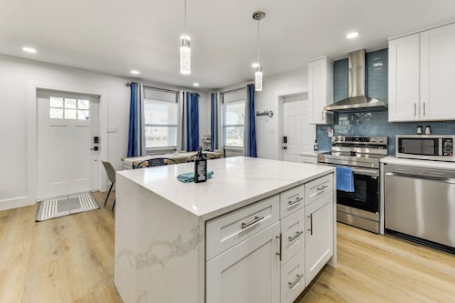 Work & Play in Palmetto! Pet-friendly Home w/ Yard