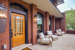 House (4 Bedrooms) | Interior - Midtown Jackson - 1900 Brick Craftsman Home (Jackson)